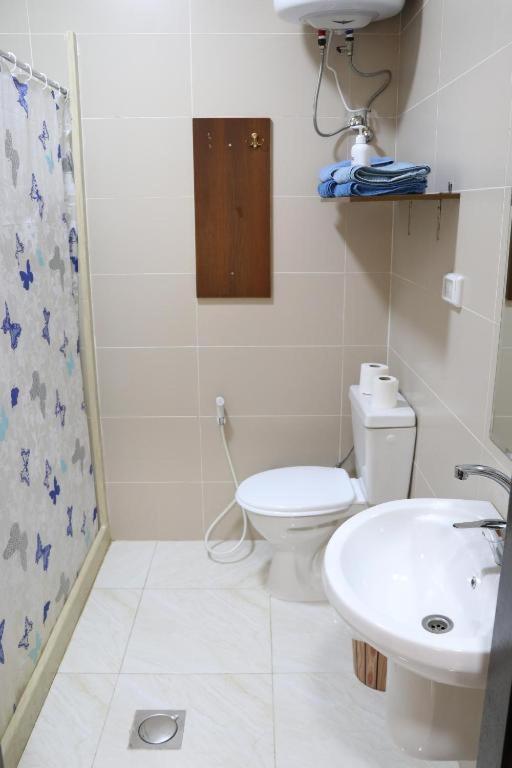 Salvador Dali Apartments Аман Екстериор снимка
