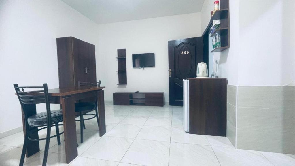 Salvador Dali Apartments Аман Екстериор снимка
