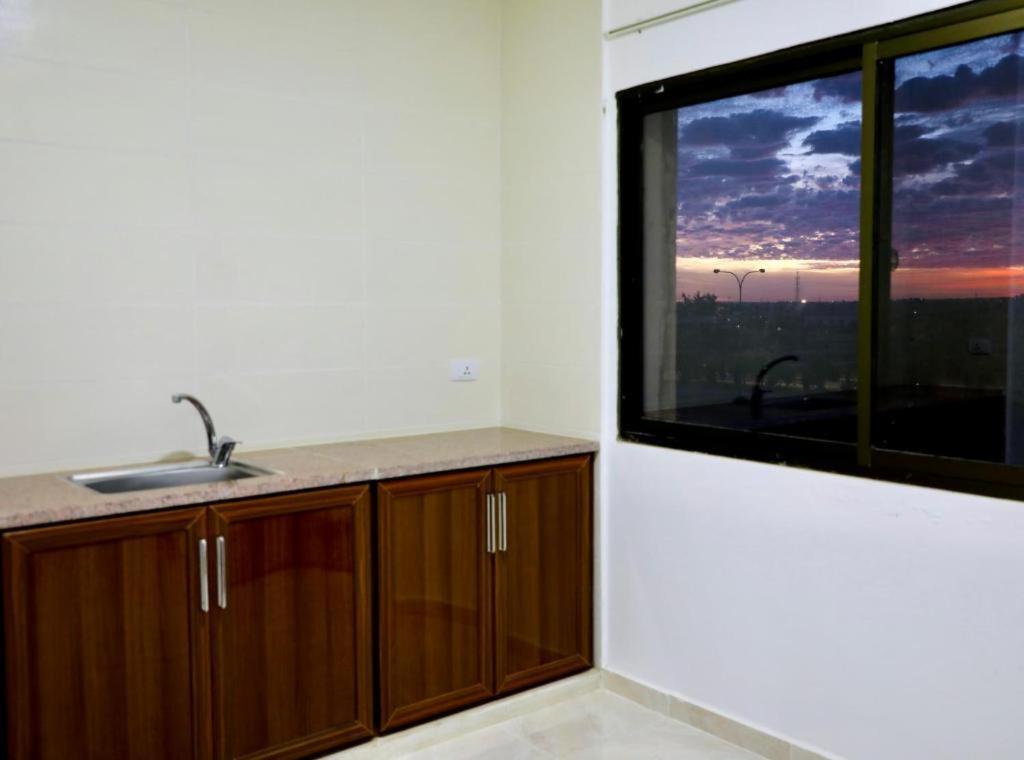 Salvador Dali Apartments Аман Екстериор снимка
