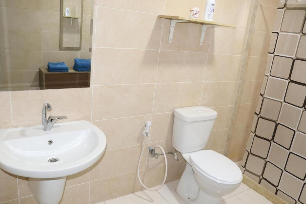 Salvador Dali Apartments Аман Екстериор снимка