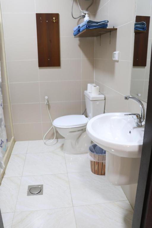 Salvador Dali Apartments Аман Екстериор снимка