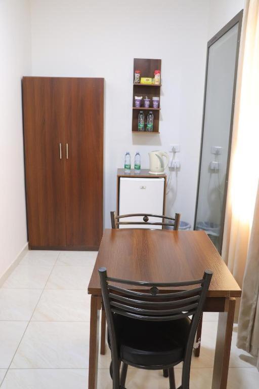 Salvador Dali Apartments Аман Екстериор снимка