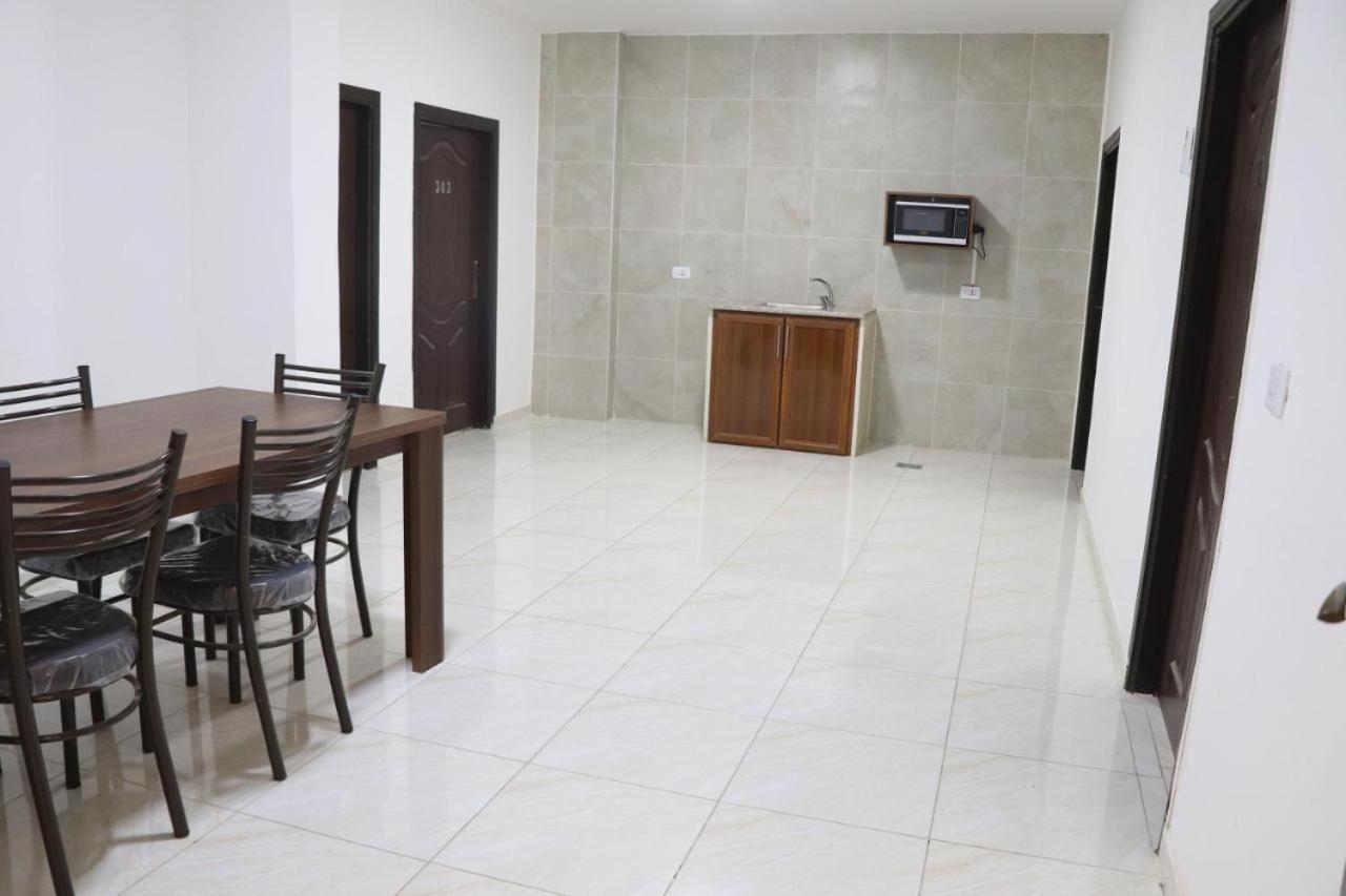 Salvador Dali Apartments Аман Екстериор снимка